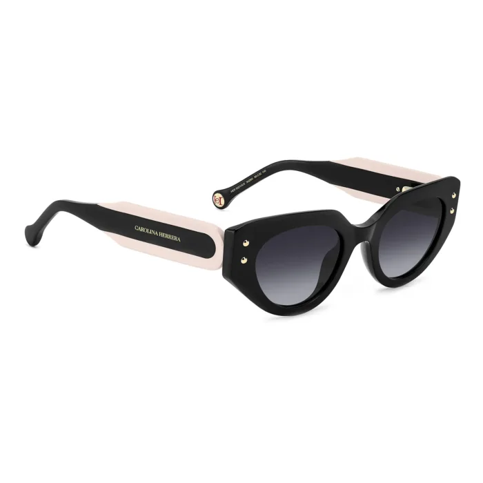 gafas de sol estilo ojos de gato marca Carolina Herrera