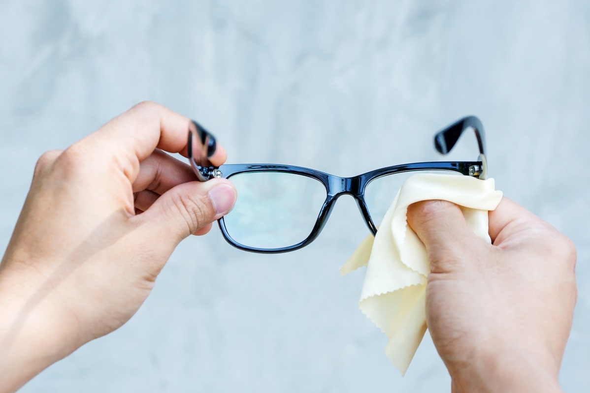 limpiar los cristales de gafas sin rayarlos limpiar los cristales de gafas sin rayarlos